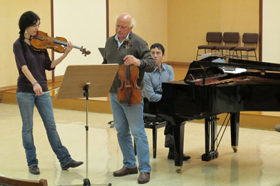 Wolfram Christ biola interprete eta zuzendaria Euskadiko Orkestraren III. Musika Laborategiaren zuzendari