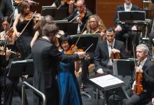 Jennifer Koh et Juraj Valcuha avec l'Orchestre Symphonique d'Euskadi