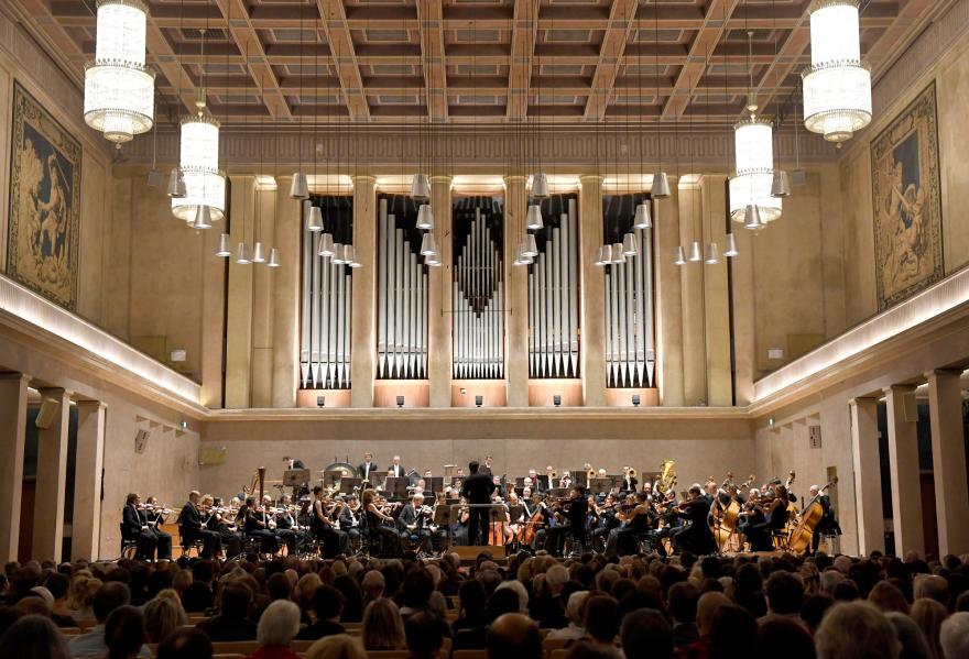 Municheko Herkulessaal areto mitikoak Euskadiko Orkestra Sinfonikoaren kontzertua hartu zuen berriz, hamabost urteren ostean (2003an jo zuen han estreinakoz).