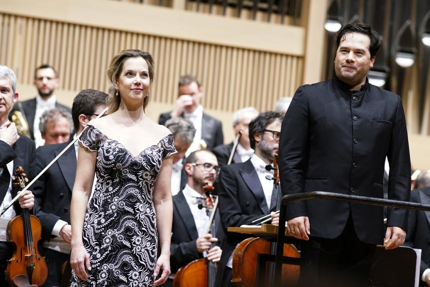 Mojca Erdmann eta Robert Treviño