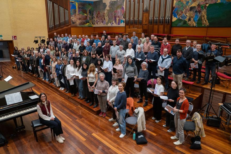 Herritarren abesbatza prest dago Baluarten, Euskaldunan eta Kursaalen ‘Abestu Euskadiko Orkestrarekin’ ekimena estreinatzeko
